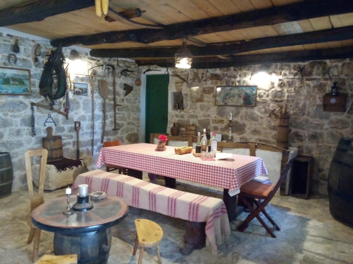 House Kuna Bristane Dış mekan fotoğraf