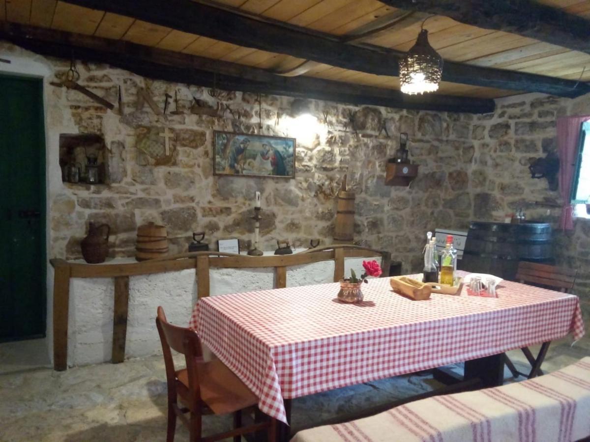 House Kuna Bristane Dış mekan fotoğraf