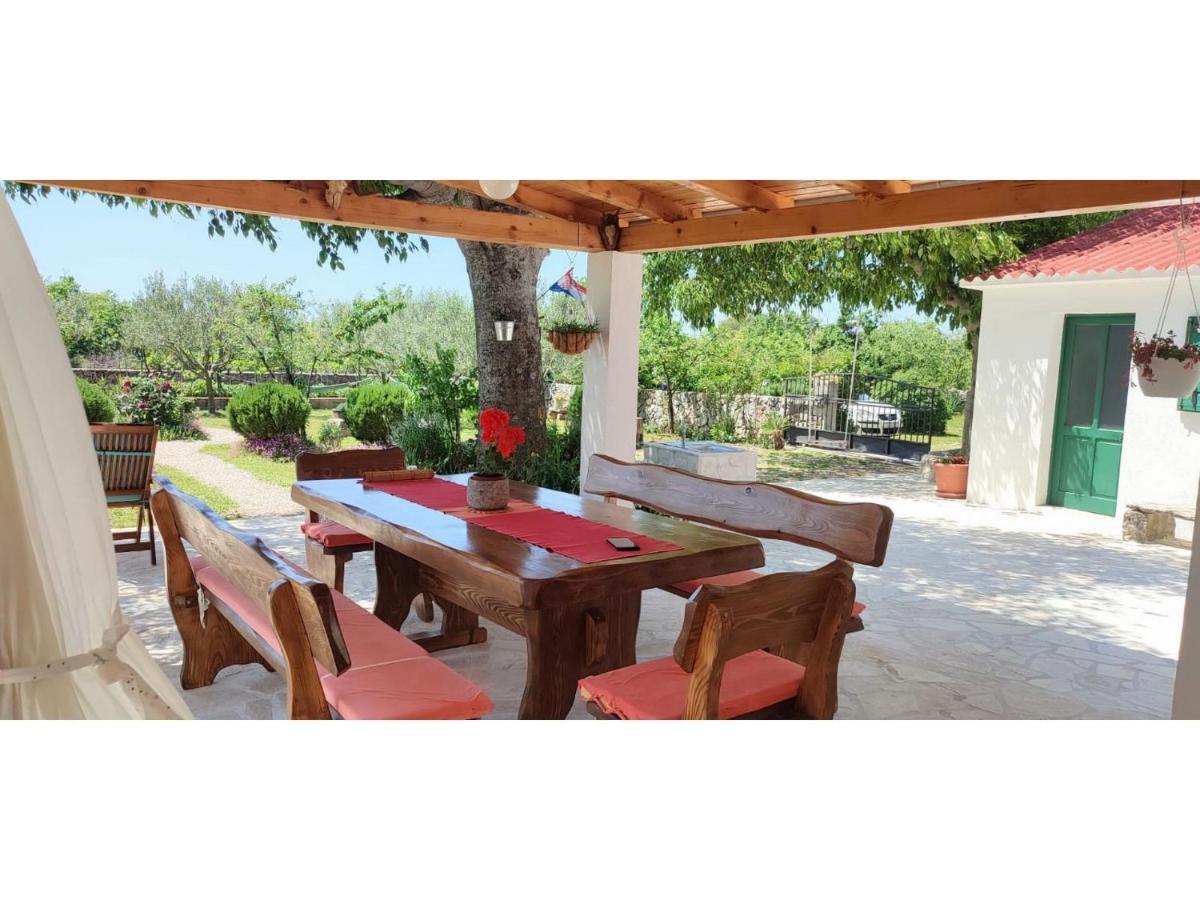House Kuna Bristane Dış mekan fotoğraf